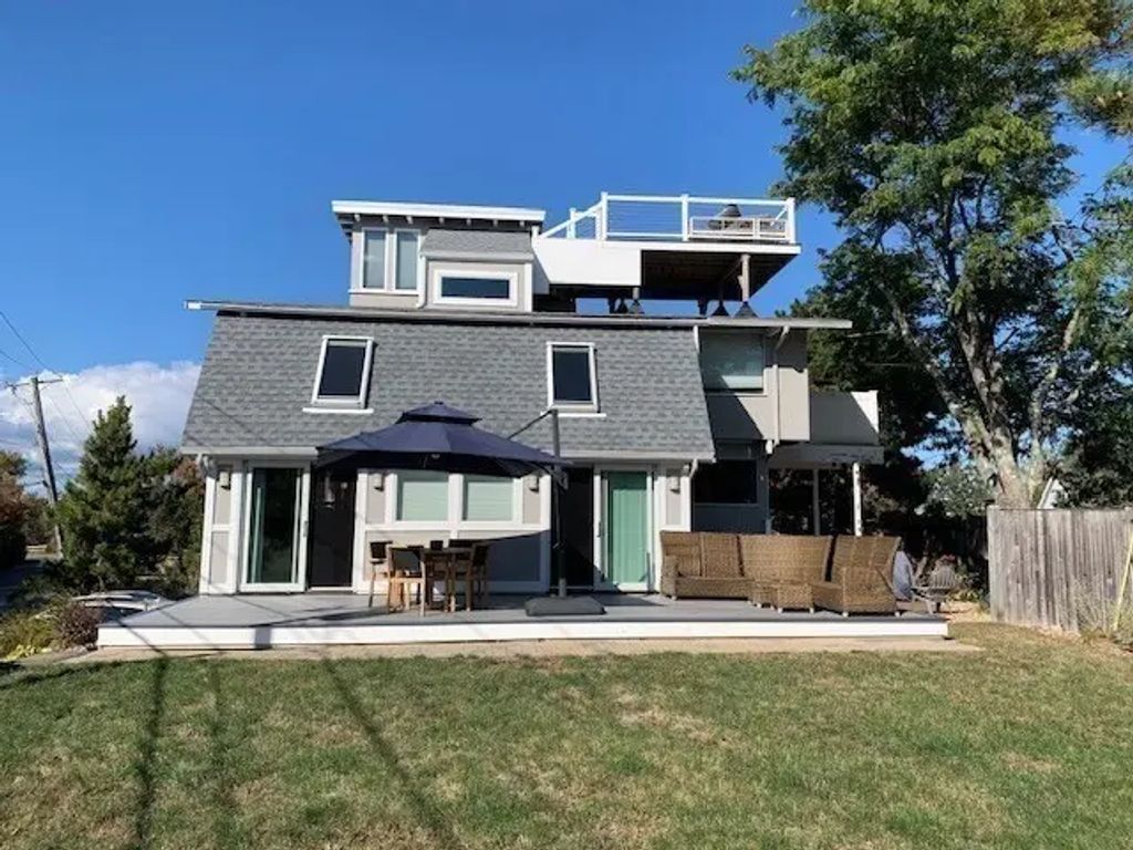 1 Sandy Way, Gloucester