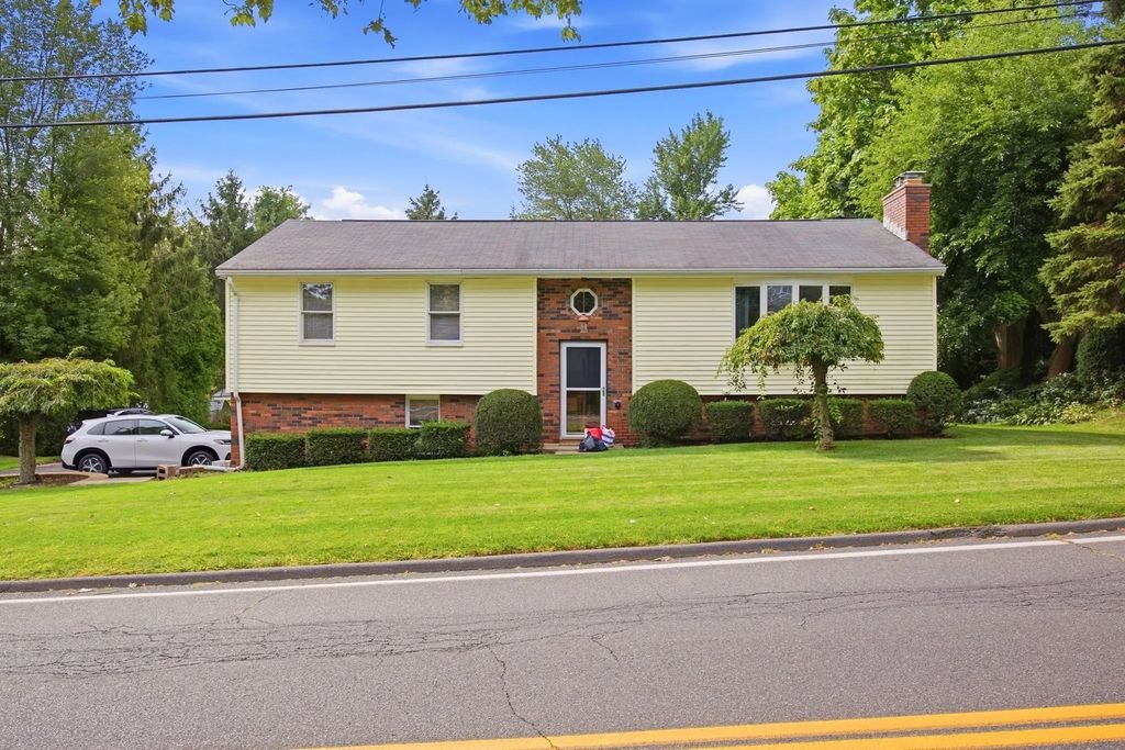 12 Kensington Ave, East Longmeadow