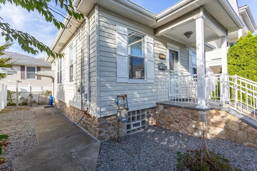 177 Buchanan St, New Bedford