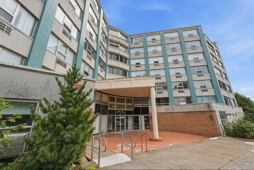 101 Mulberry Street #120, Springfield