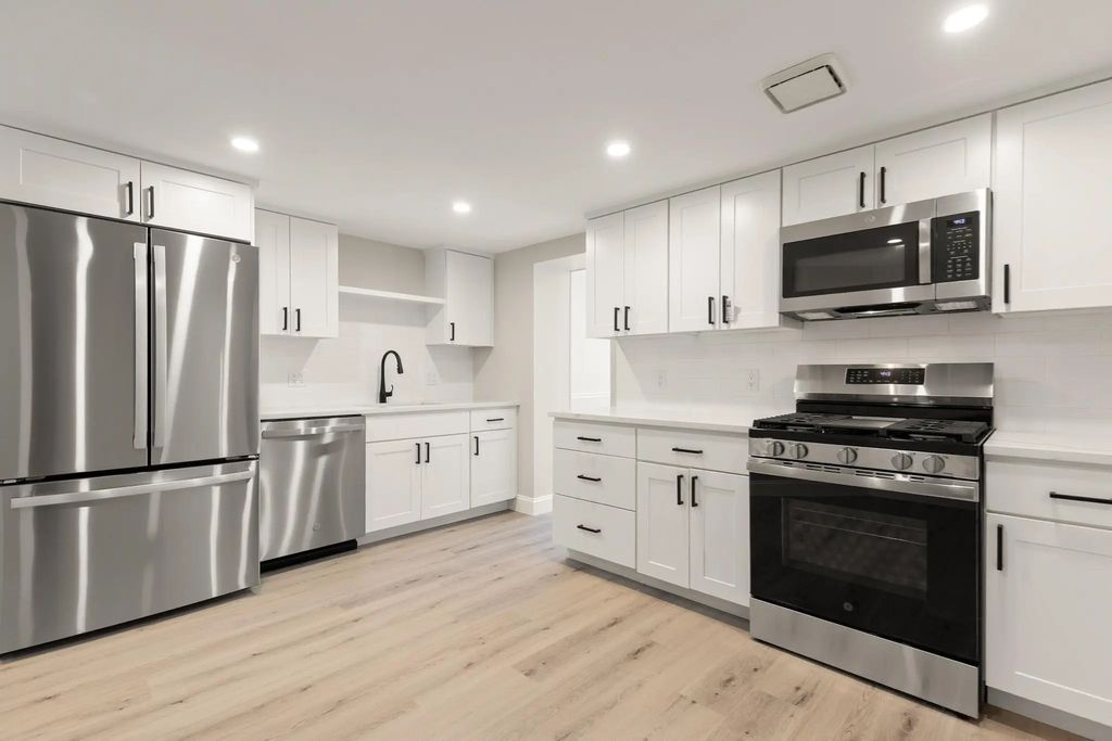 100 Place Ln #169, Woburn