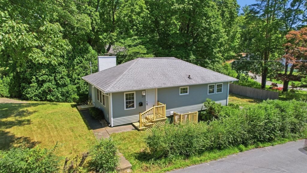 217 West Main St, Northborough