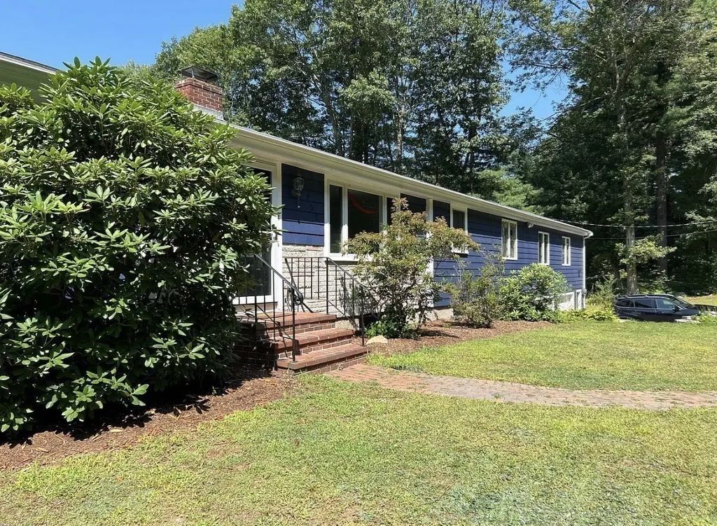 302 Old Post Road #302, Sharon