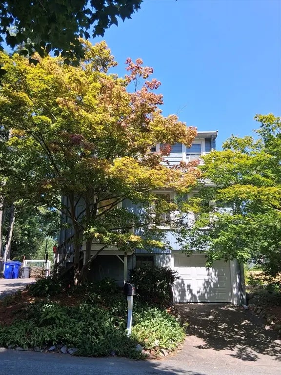 76 East Shore Road #1, Holbrook