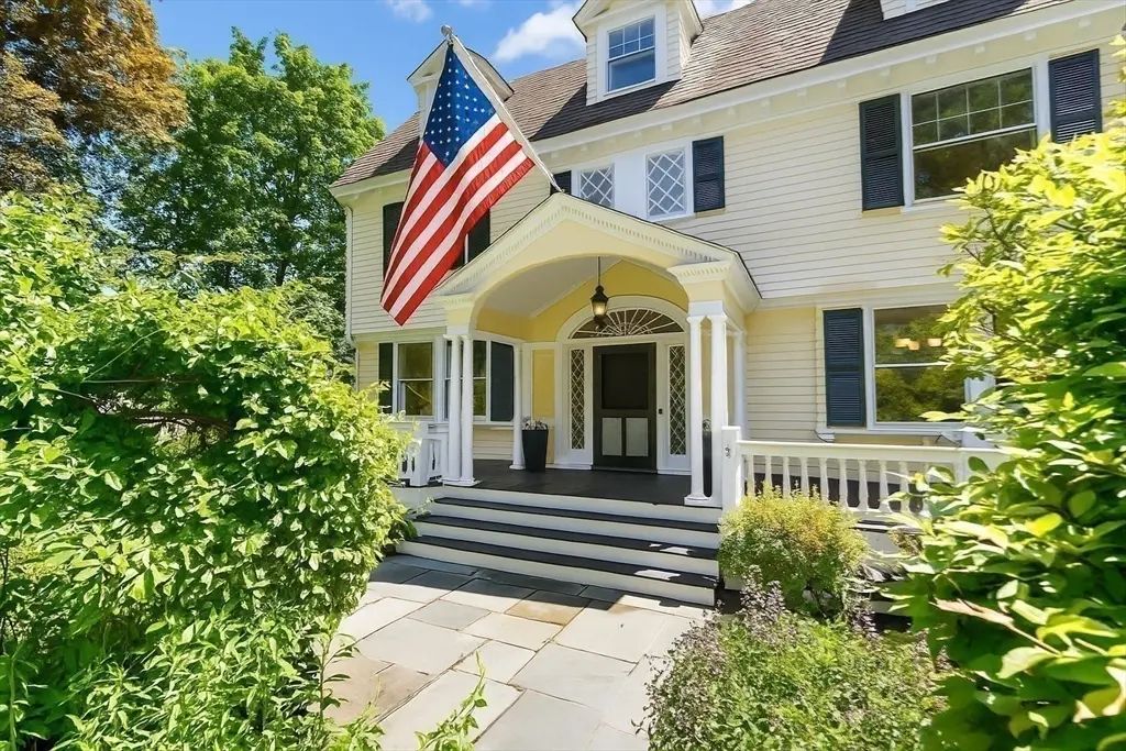 10 Eliot Road, Lexington