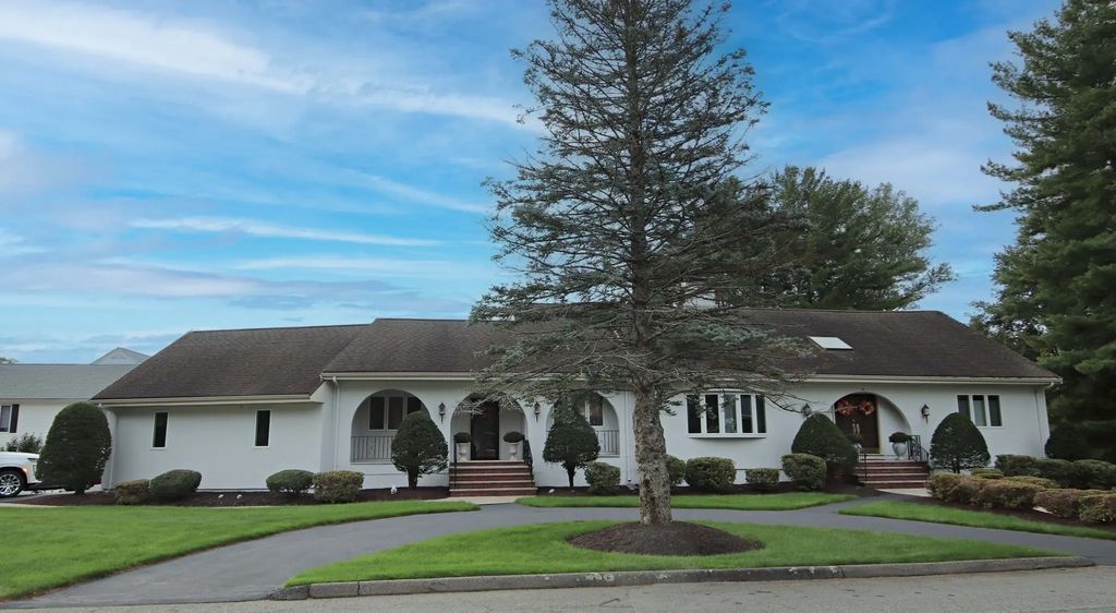 14 Arrowhead Drive, Saugus