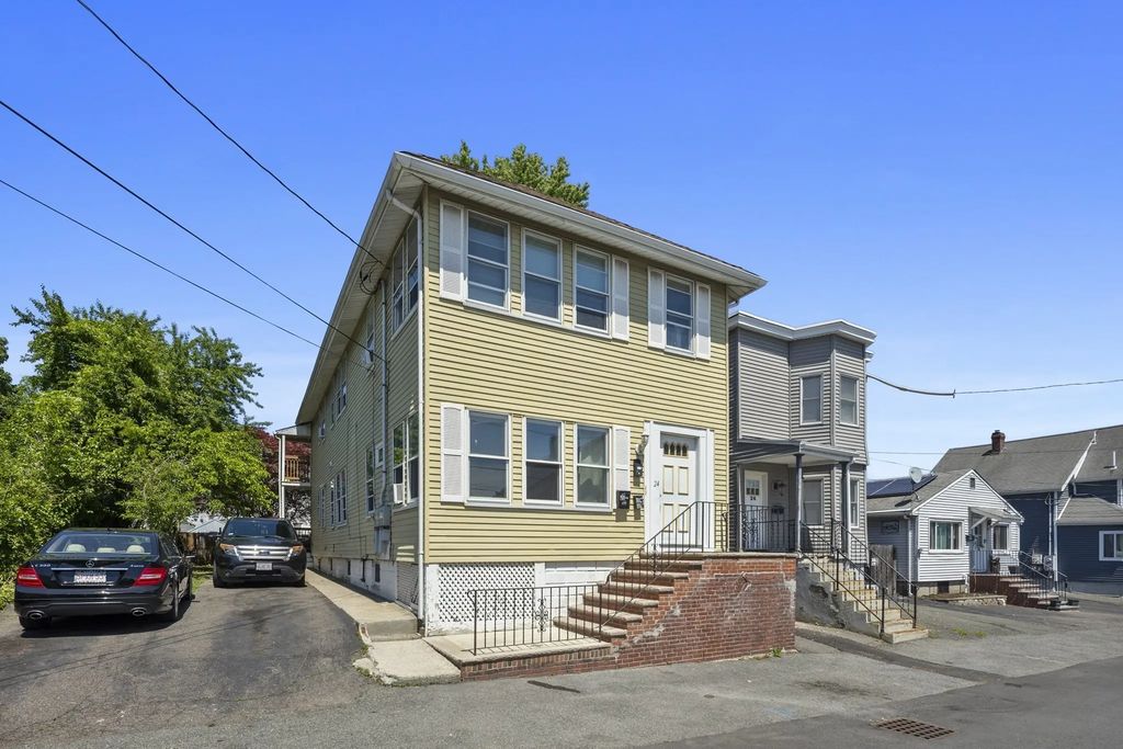 24 True St, Revere
