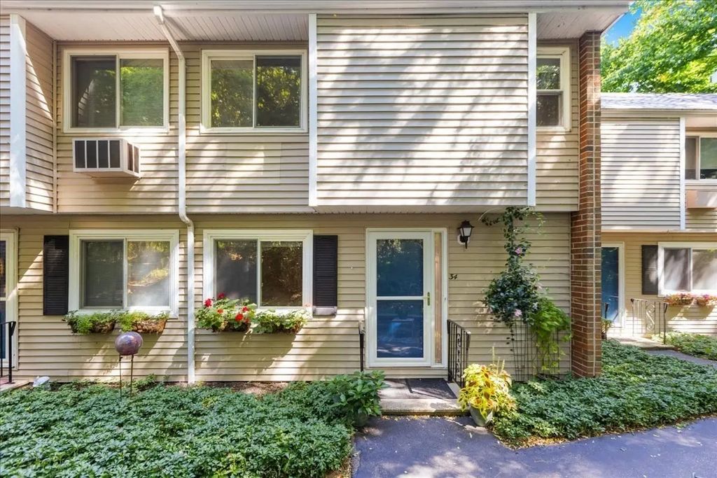 34 Glen Devin St #34, Amesbury