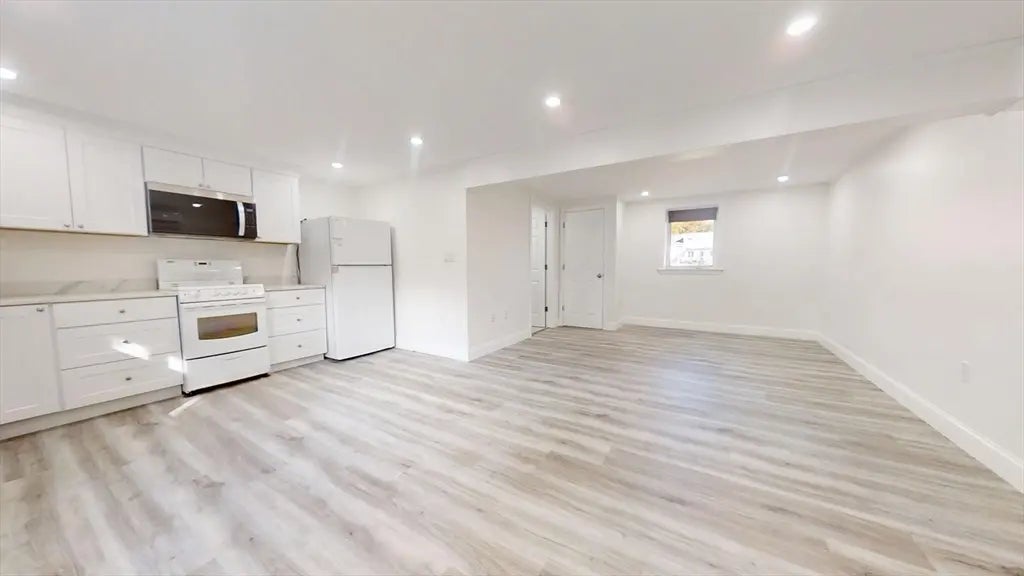 10 A Beaver Brook Road #1, Waltham