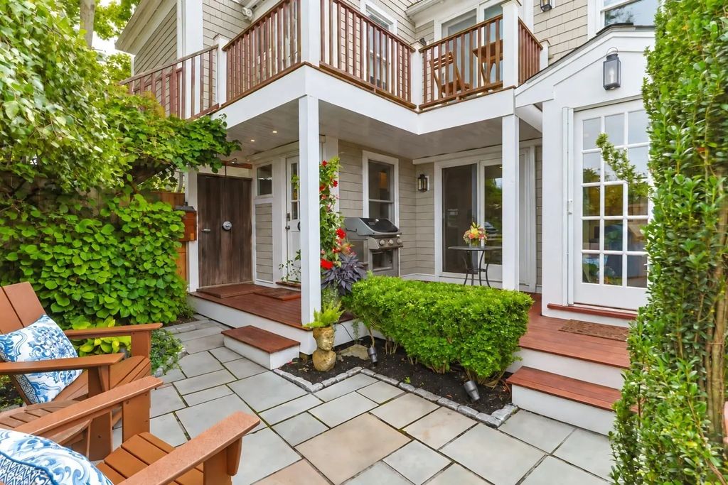 47 Pleasant Street #2, Provincetown