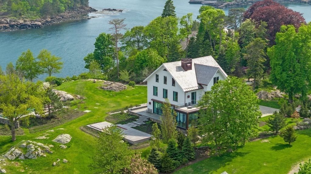 20 Crowninshield Road, Marblehead