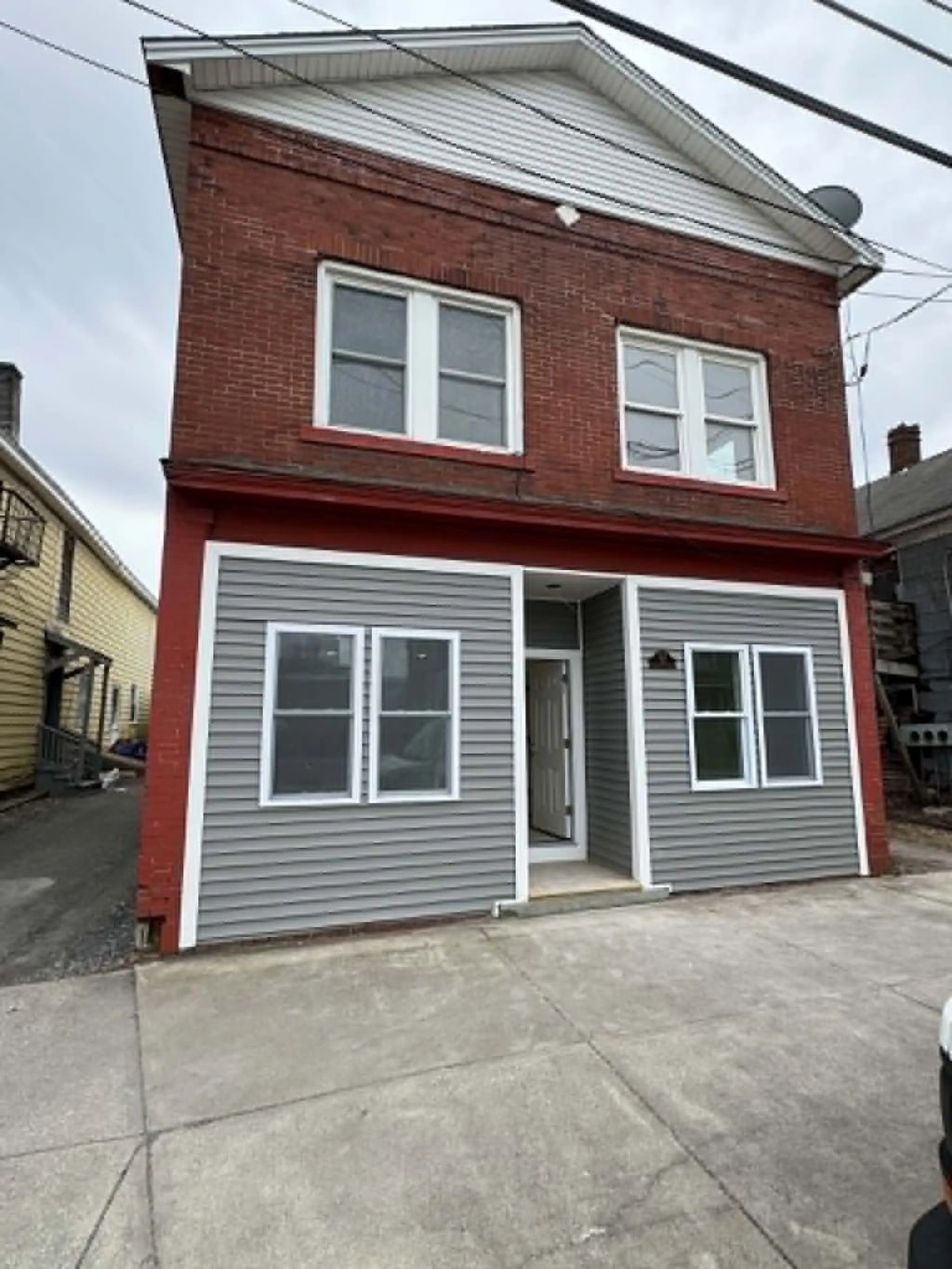 25 Spring St, Adams
