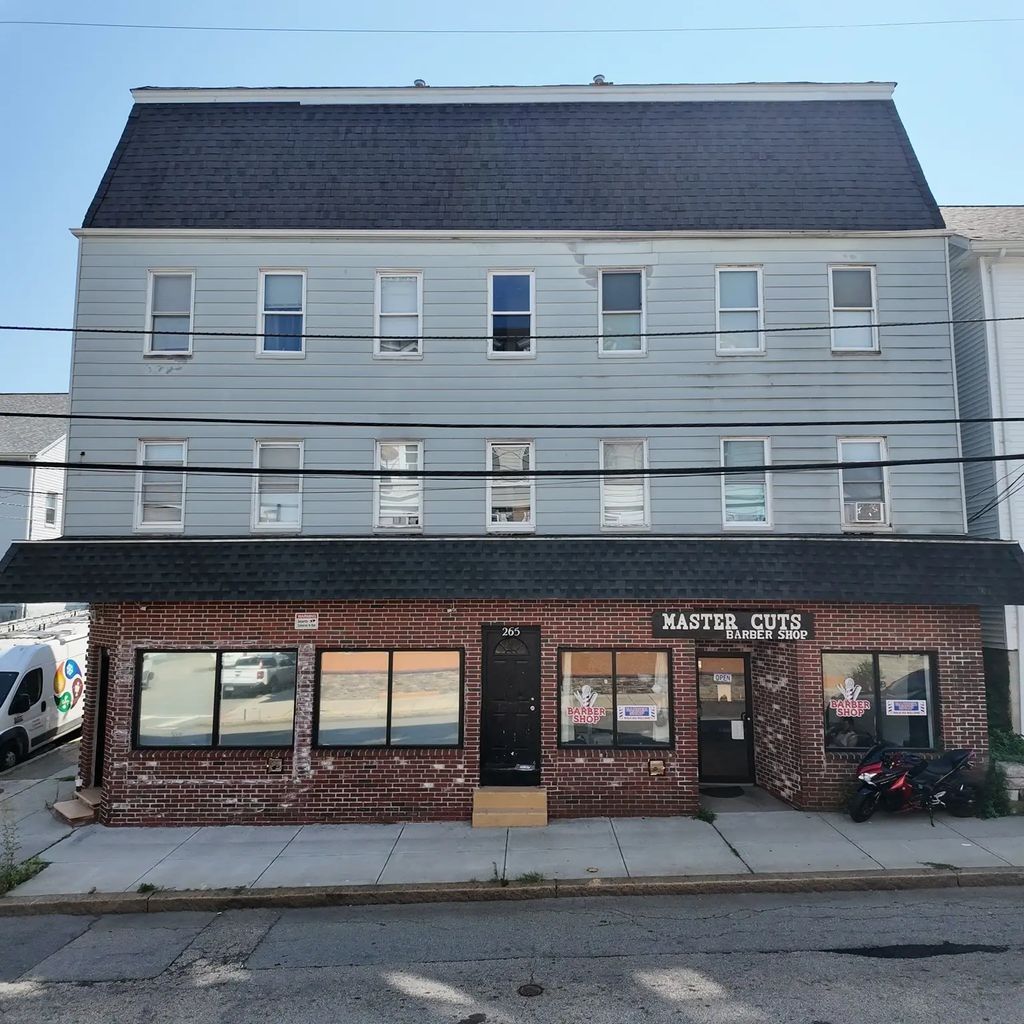 263-265 Rodman St, Fall River