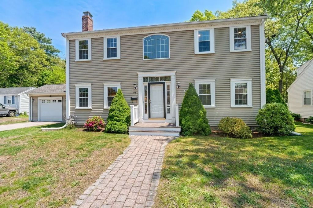 94 Holly Hill Cir, Weymouth