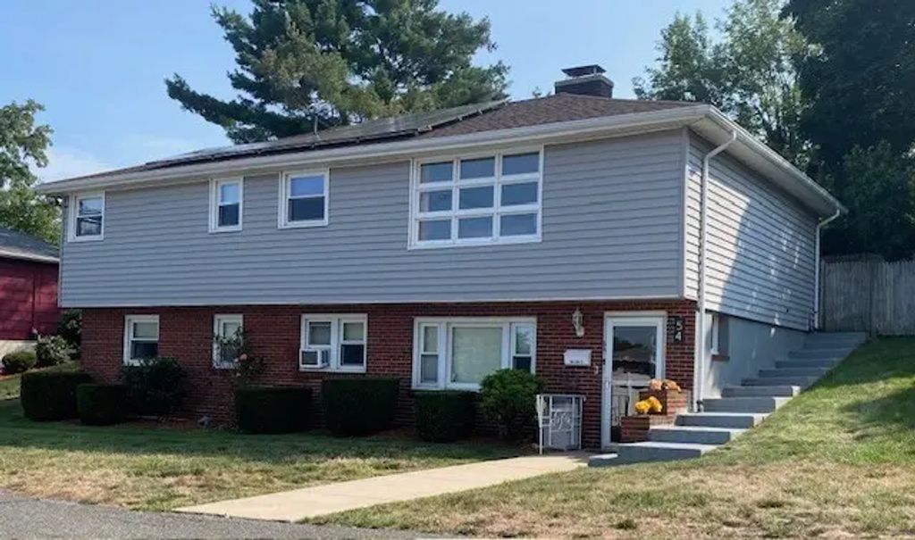 54 Ensign St, Revere