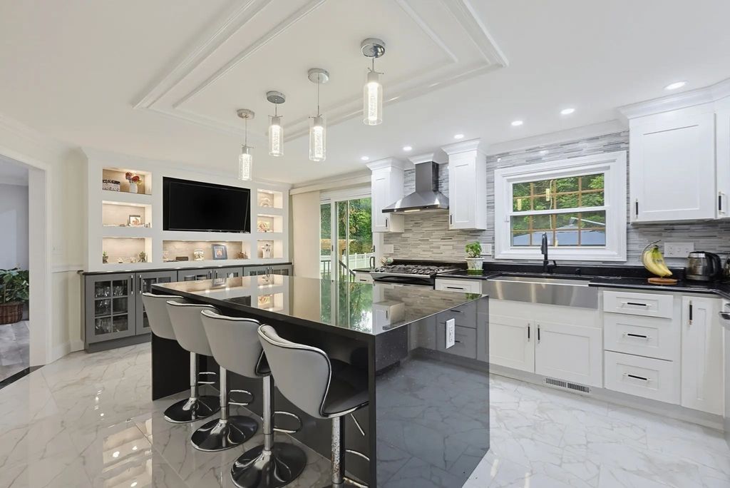 5 Saw Mill Pond Road, Sharon