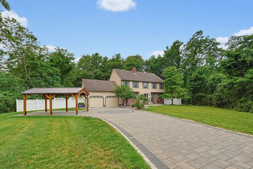 5 Saw Mill Pond Road, Sharon