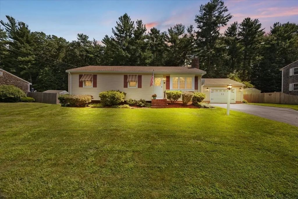 32 Colonial Drive, Taunton