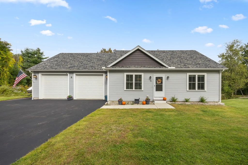 4 Mccarthy Road, North Brookfield