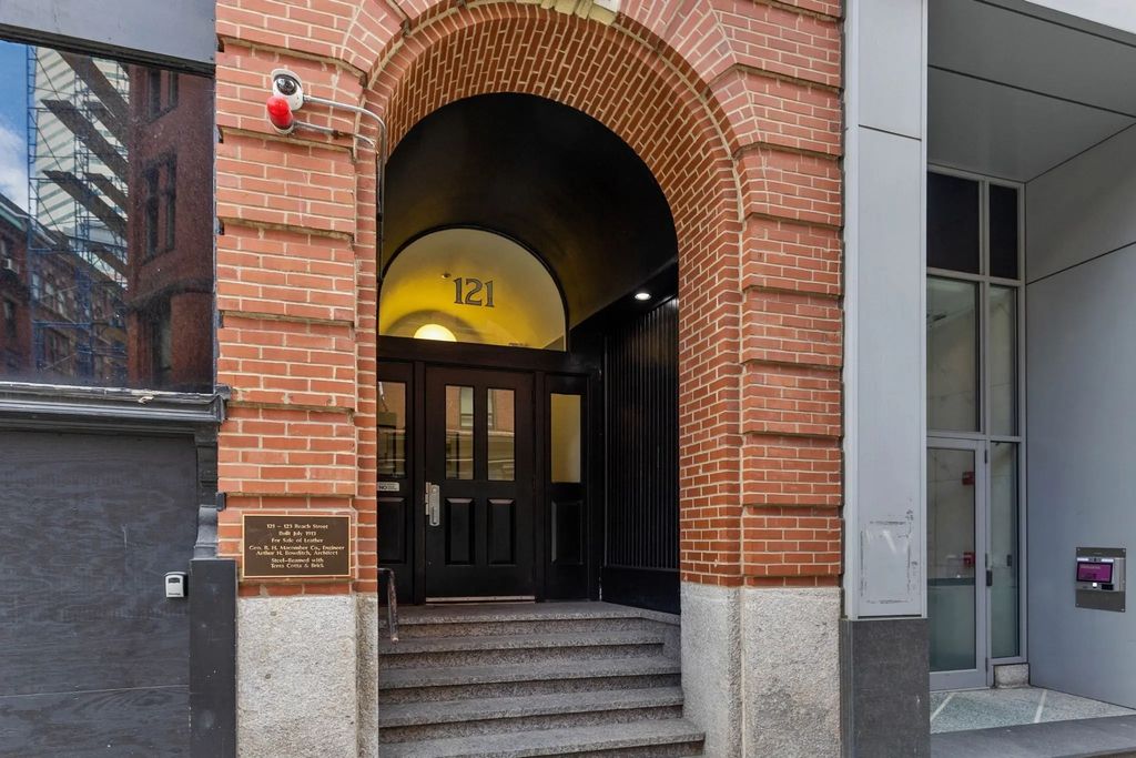 121-123 Beach St #603, Boston