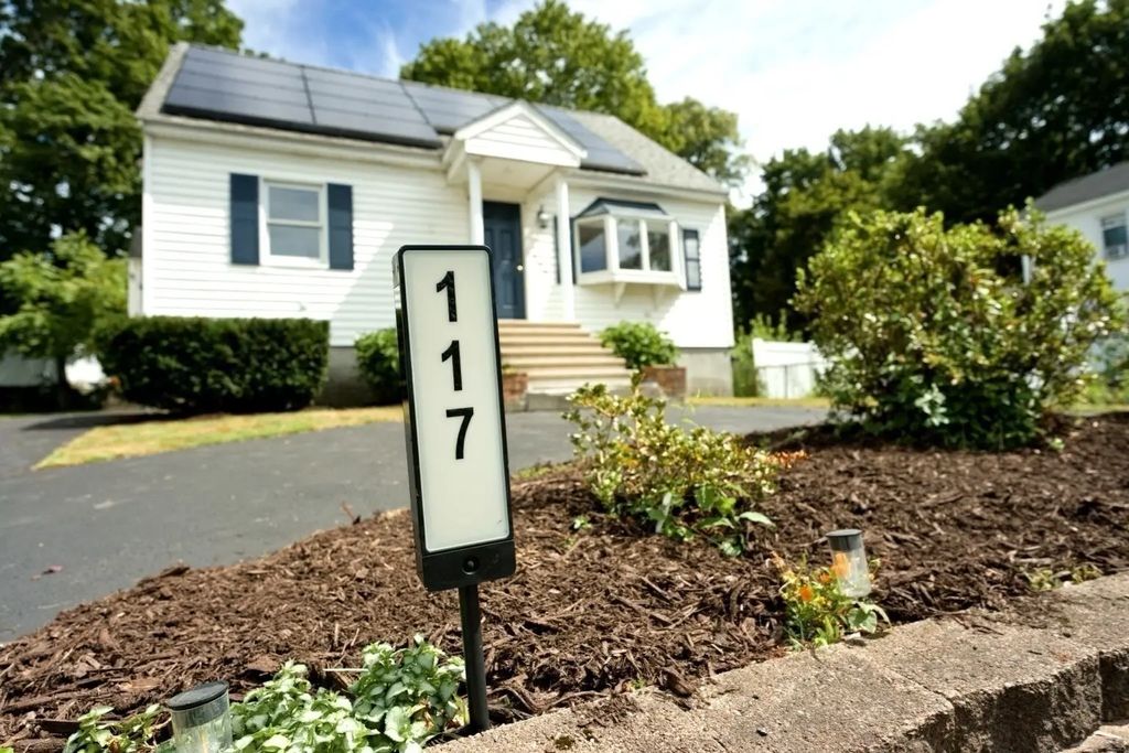 117 Lexington Ave, Lowell