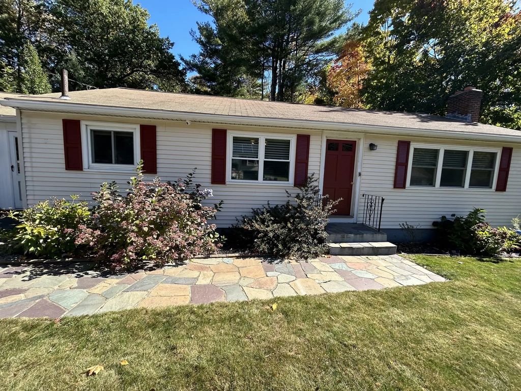 56 Valleyview Rd, Leominster