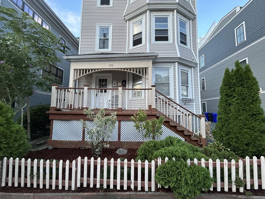 194 Boylston St, Boston
