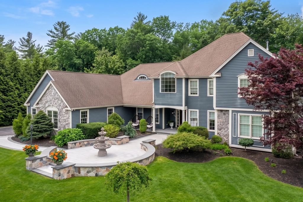 47 Symphony Dr, Easton