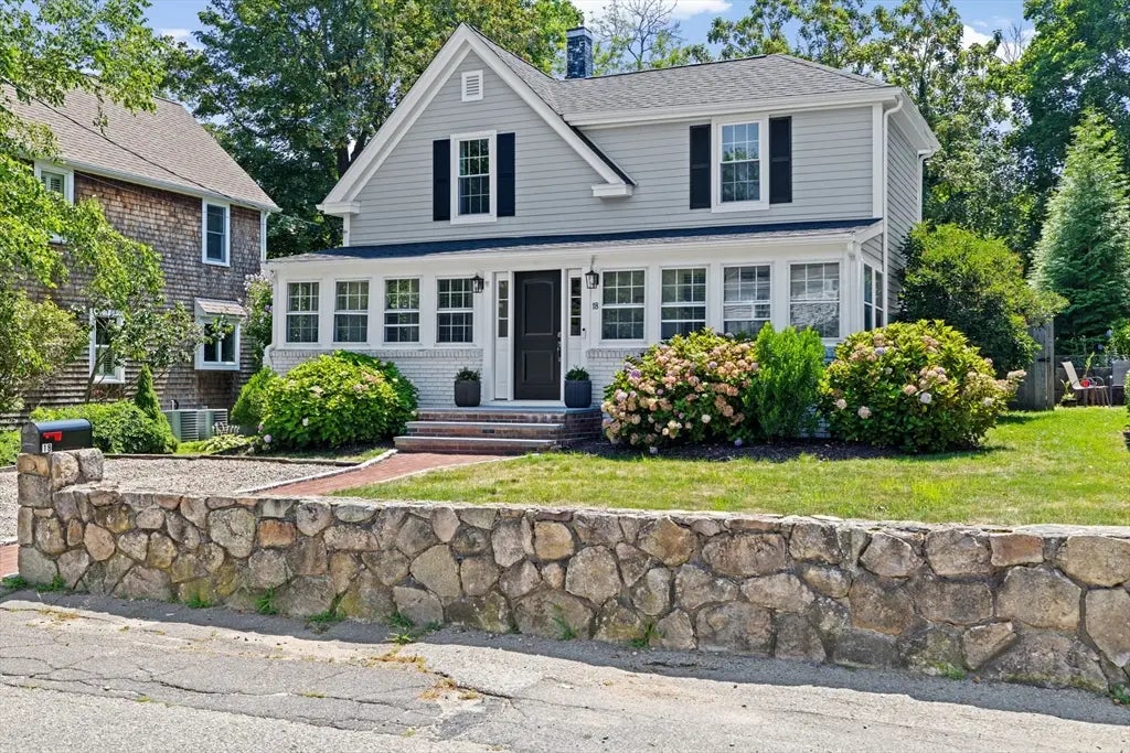 18 Pleasant Street, Cohasset