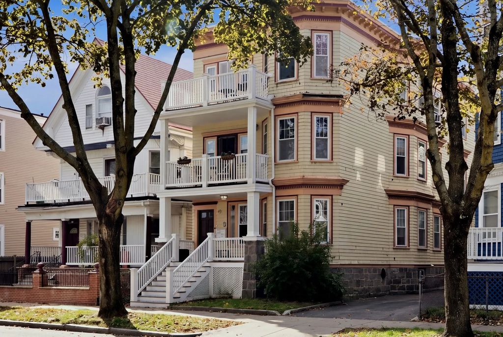 49 Pleasant St #1, Boston