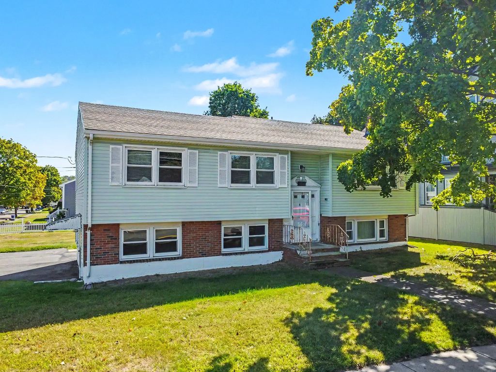 168 Lynn St, Peabody