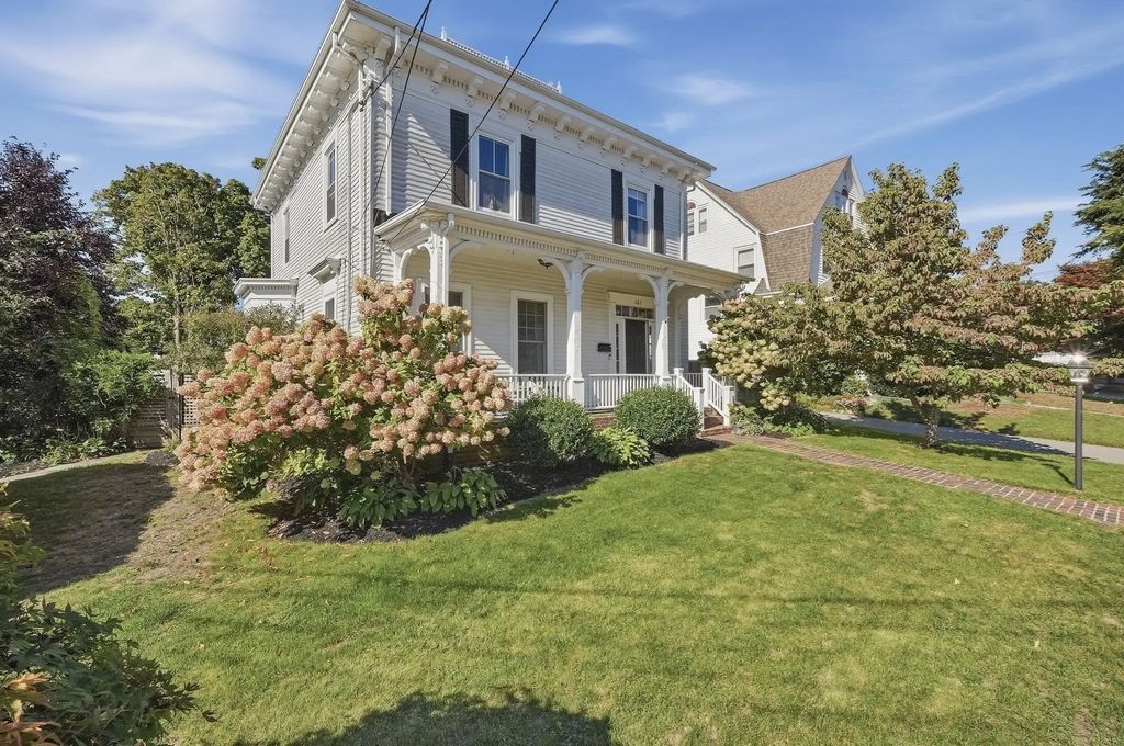 137 Grand View Ave, Quincy