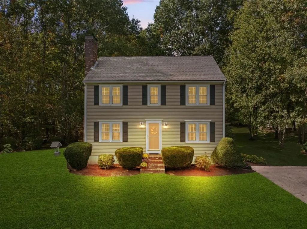 8 George Littlefield Circle, Middleboro