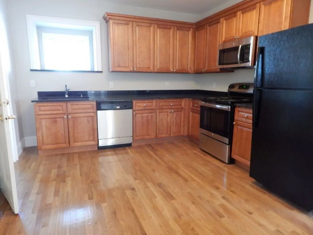 50 Springfield St #3, Somerville