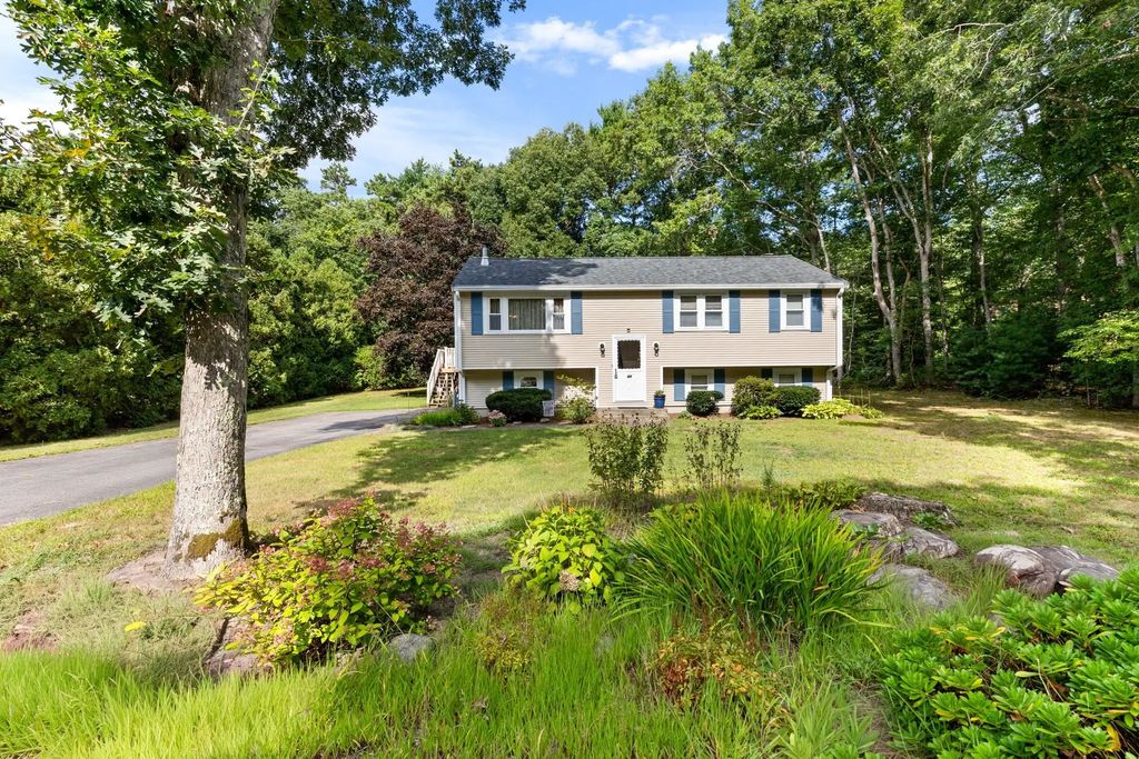 68 S Meadow Road, Carver