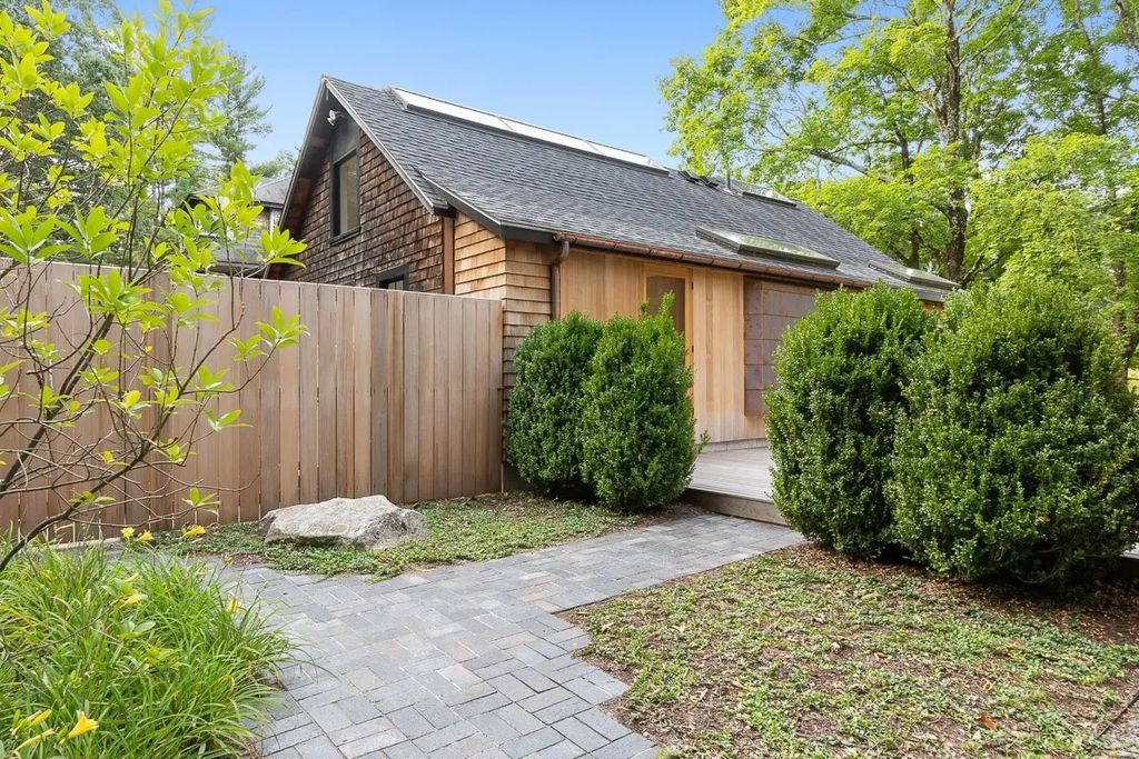 387 Garfield Rd #387, Concord