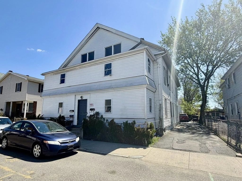 27 Loring St, Springfield