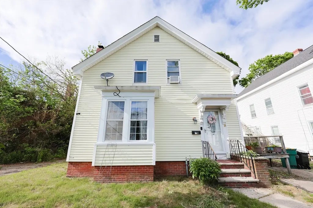 93 Bank St, North Attleboro