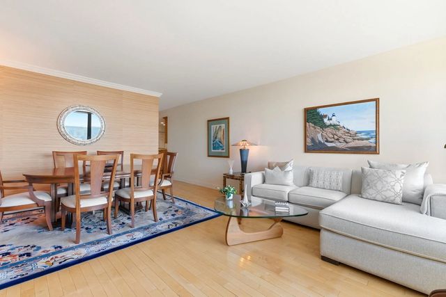 65 E India Row #26g, Boston
