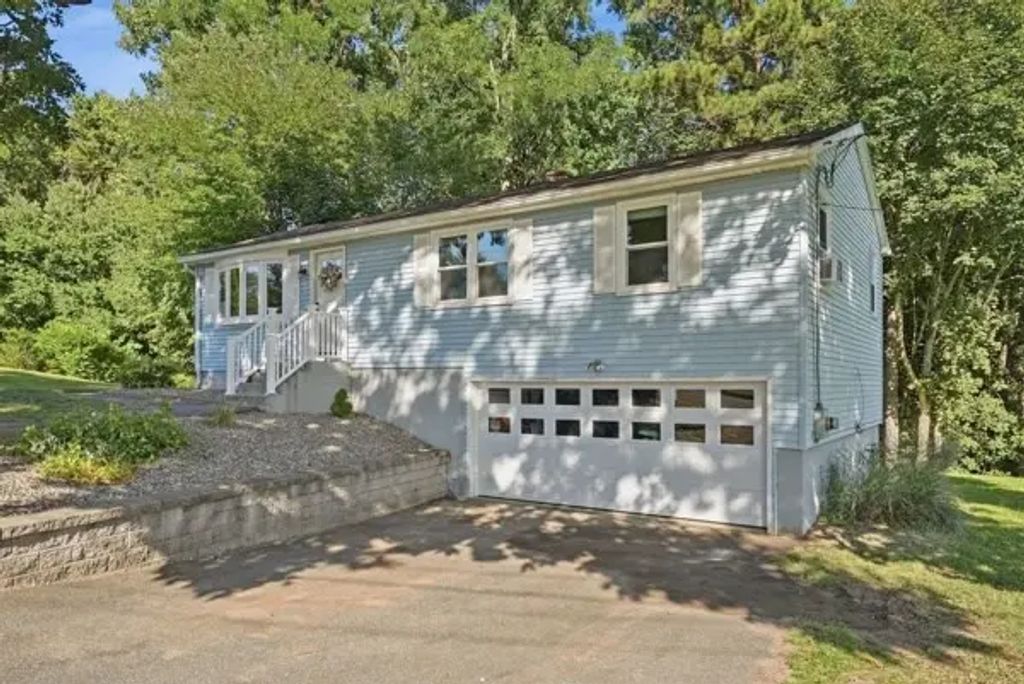 185 Murphy Ln, Chicopee