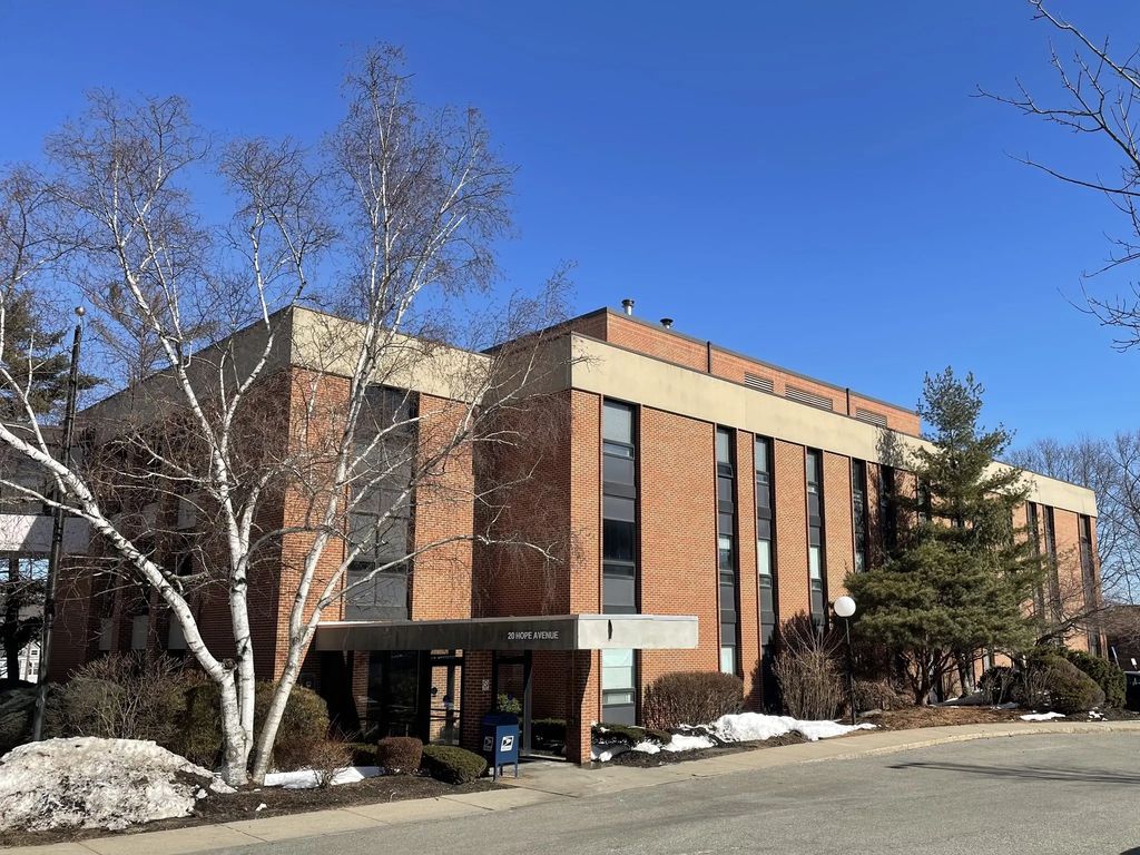 20 Hope Avenue #208, Waltham