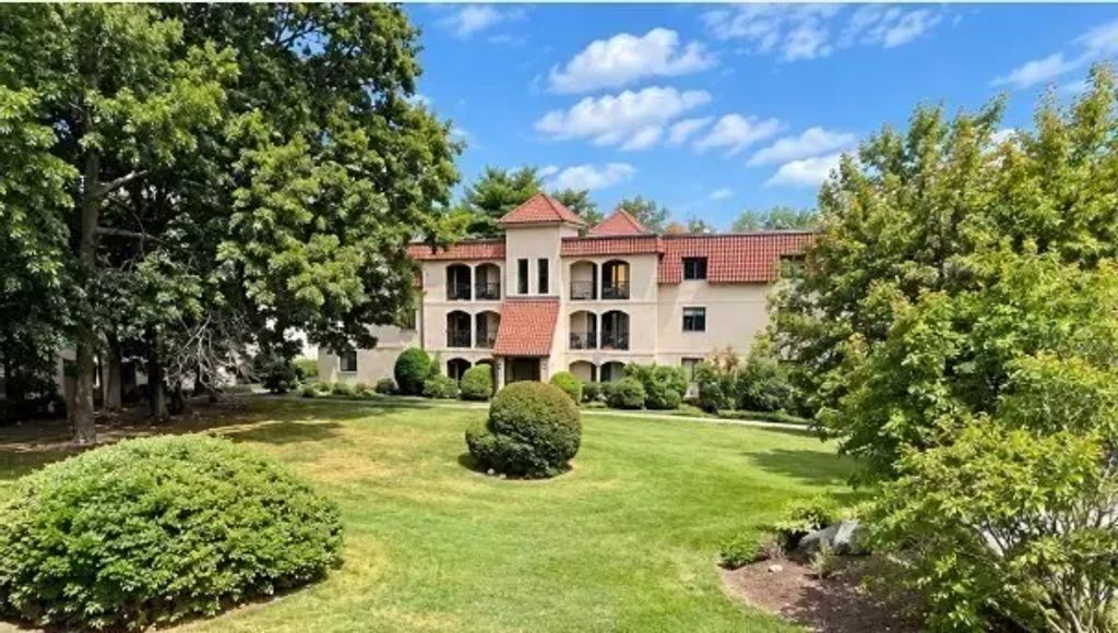 685 Oak Street #13-10, Brockton