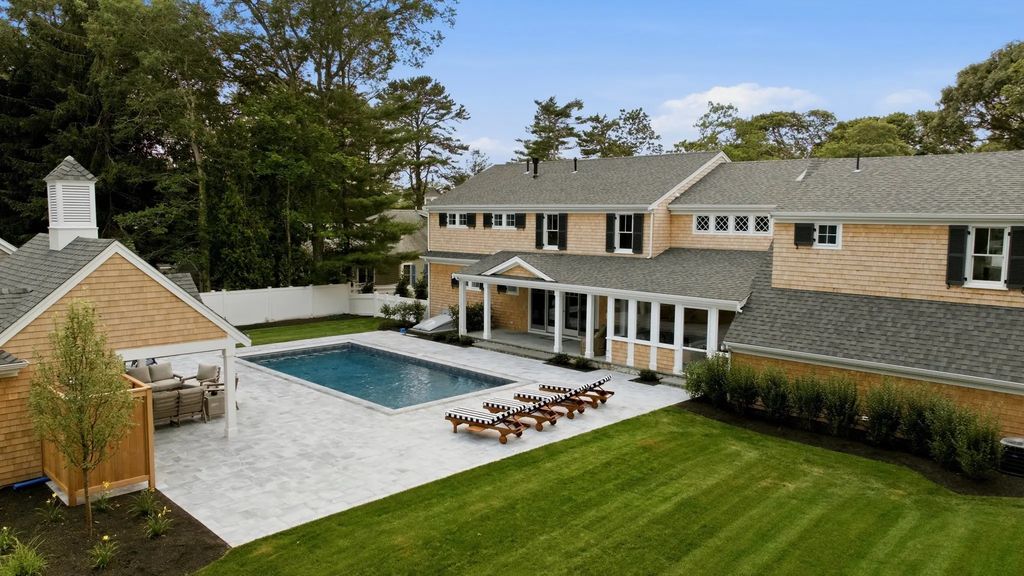 22 Scudder Road, Barnstable
