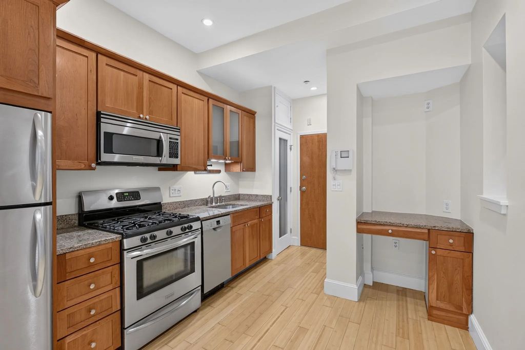 8 Garden Court #2, Boston
