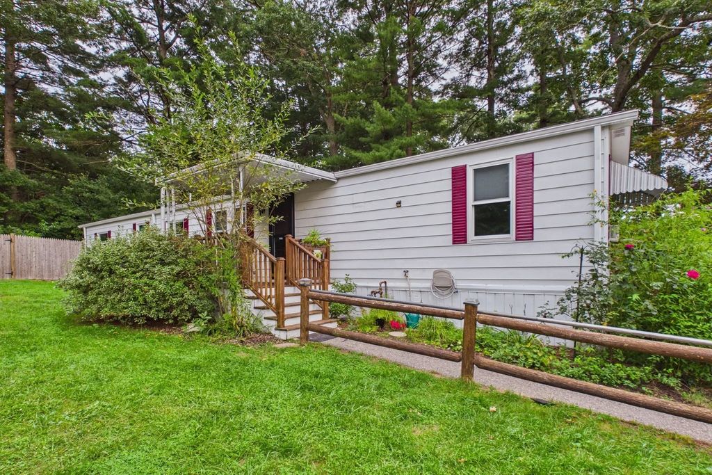 36 Haskell Cir, Lakeville