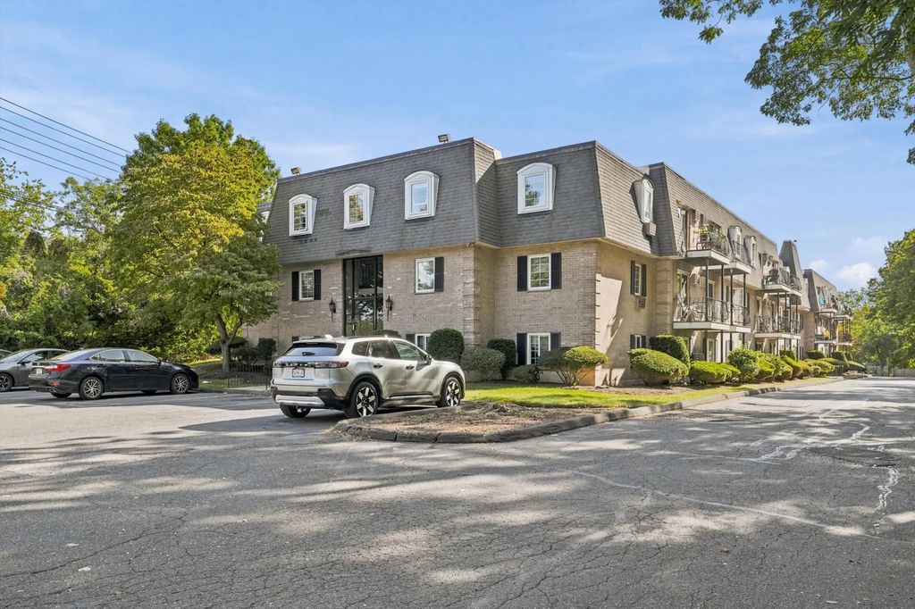 500 Northshore Rd #11a, Peabody