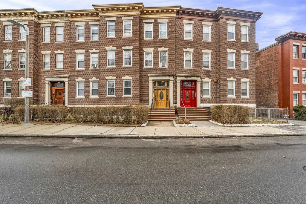 86 Winthrop St #1, Boston