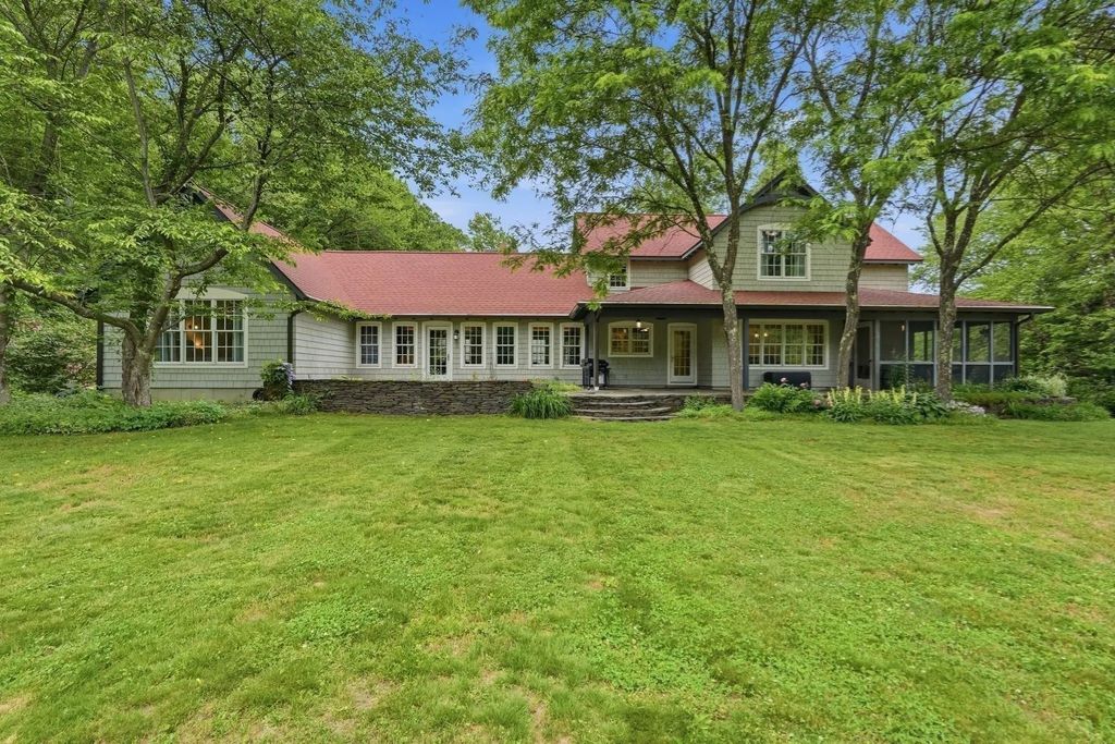 18 Eveningstar Dr, Amherst