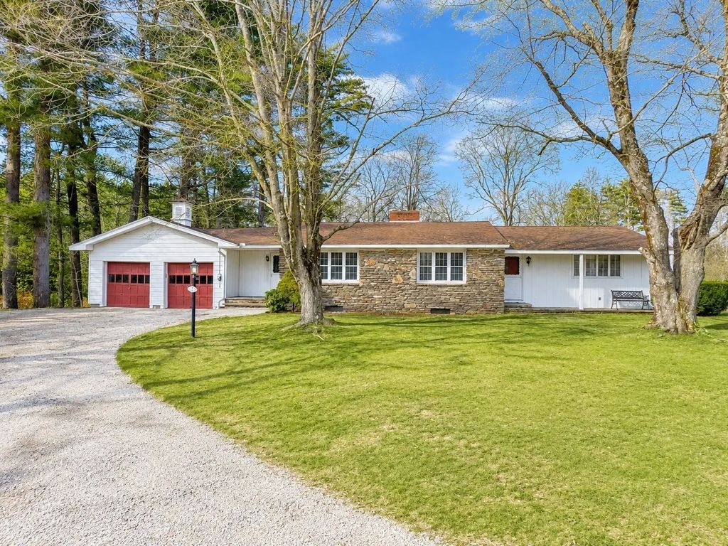 212 Charlton Road, Sturbridge