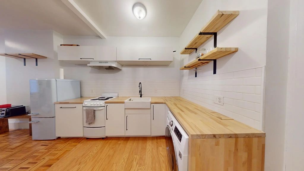 210 Washington Avenue #2, Chelsea